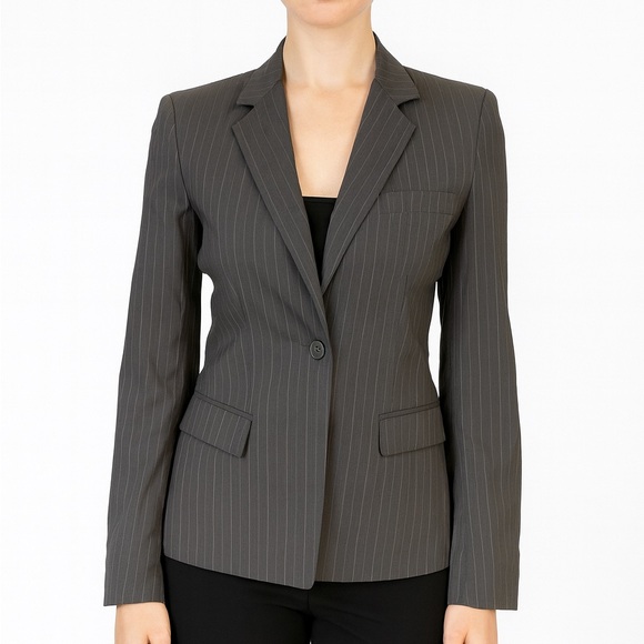Elie Tahari Jackets & Blazers - Elie Tahari Pinstripe Career Jacket Size 2